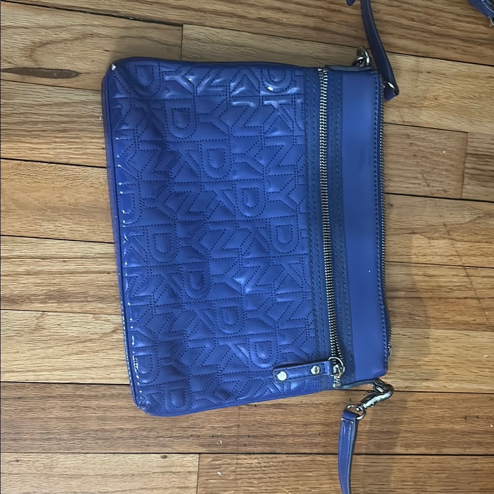 DKNY Quilted Blue Crossbody Bag with Geometric Pattern